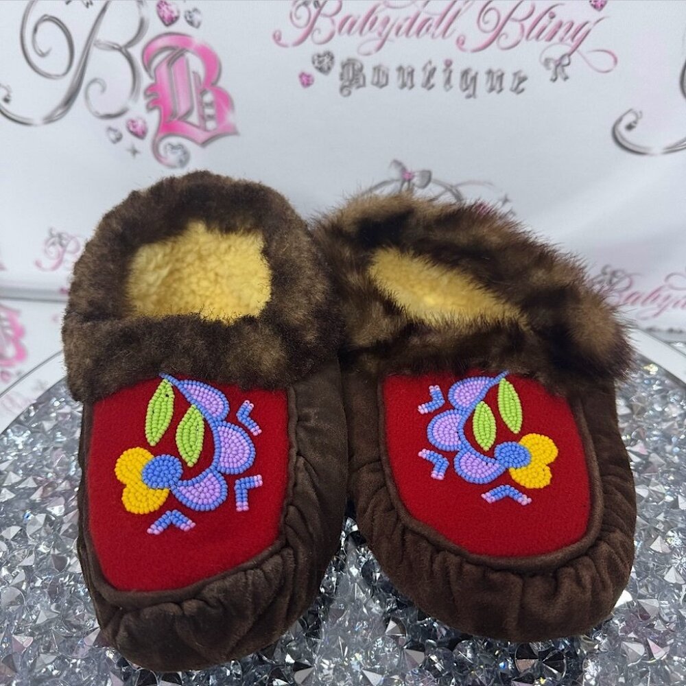 Moccasins Handmade Mukluks Fur Sherpa Suede Leather Beaded Floral Inuit Native